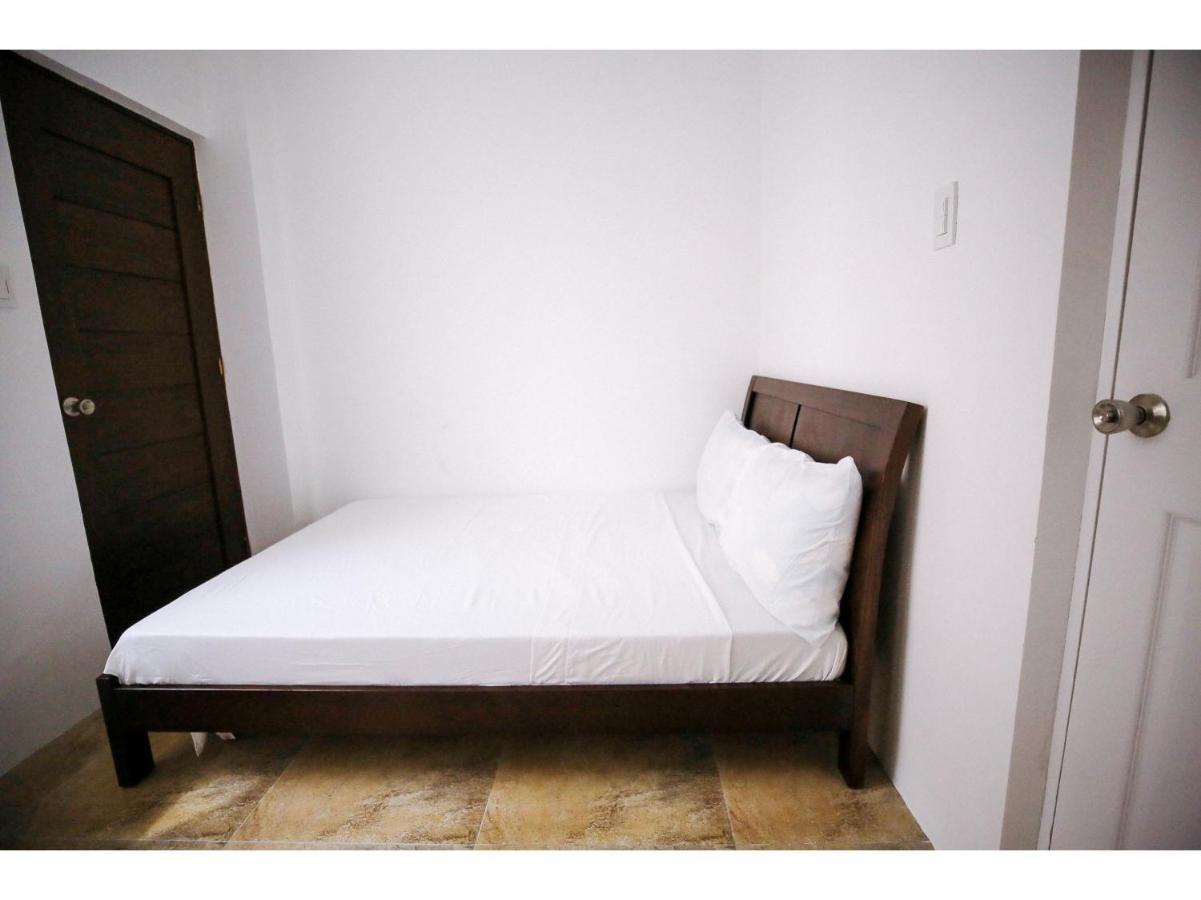 Oyo 789 Abn Residences Bacolod Luaran gambar